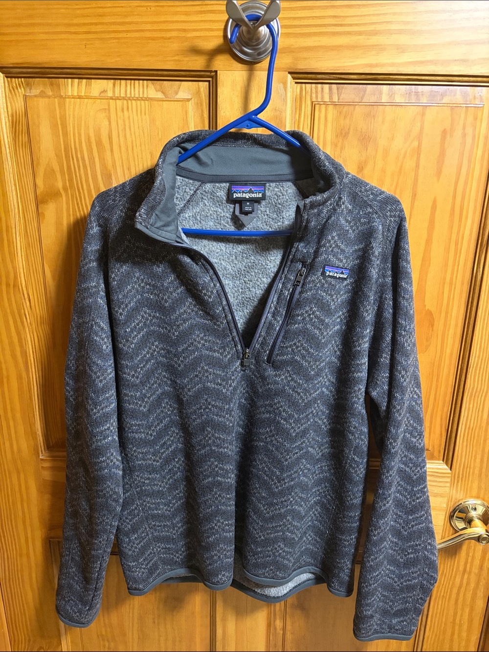 Patagonia Men’s Charcoal Chevron Quarter-Zip Fleece Pullover